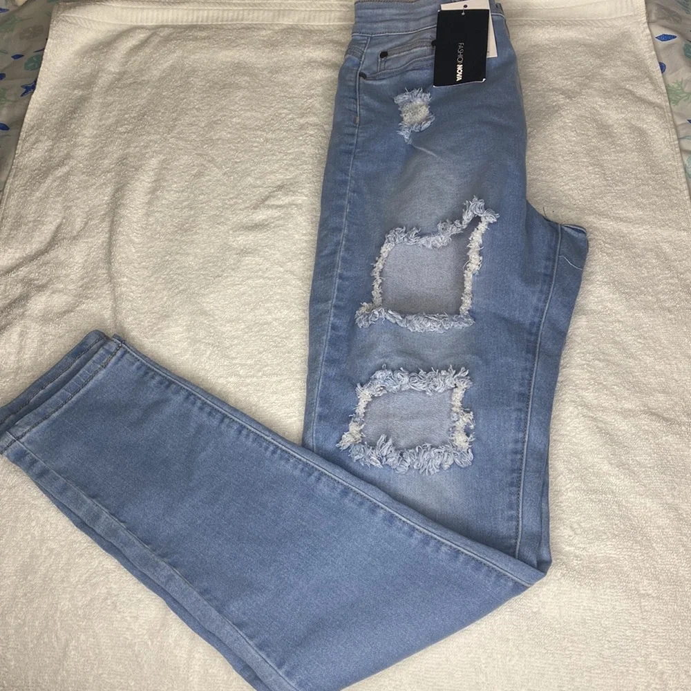 Distress ripped jeans - Picture 3 of 3